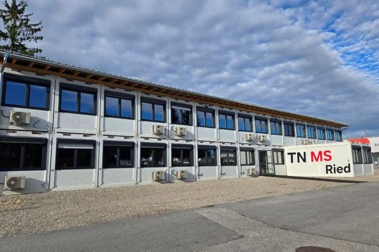 Foto-Containerschule-scaled.jpg
