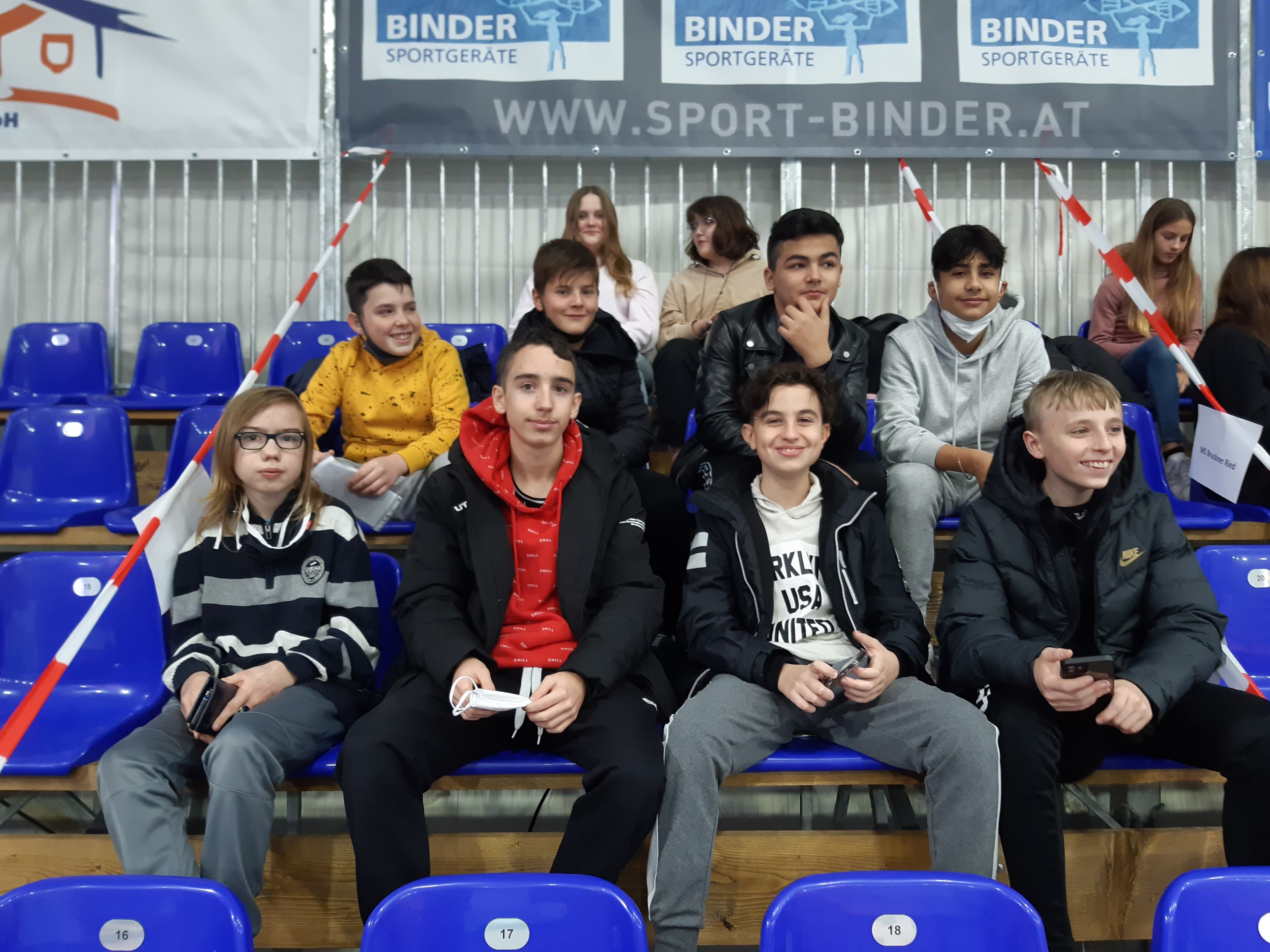 Foto-Volleyball-Schuelergruppe-1.jpg