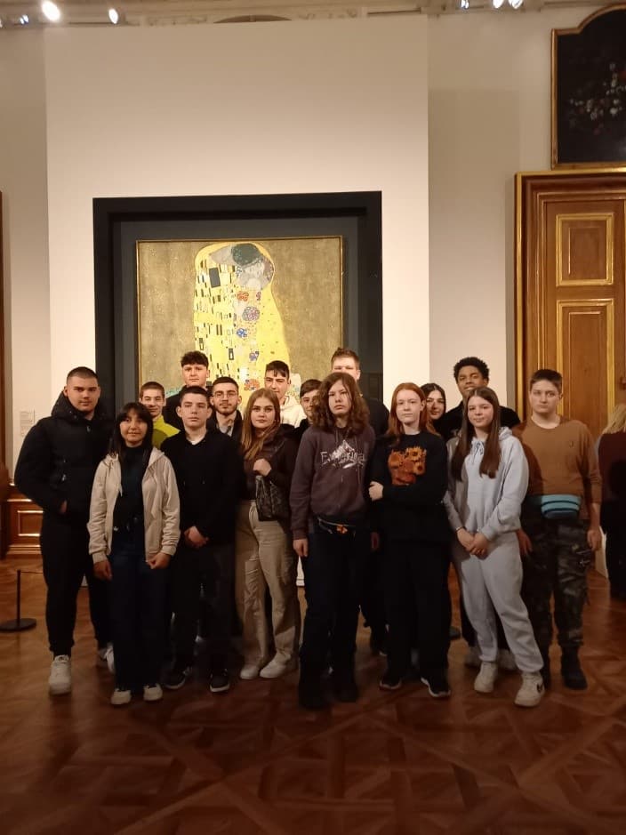 Klimt_Kuss_Belvedere.jpg