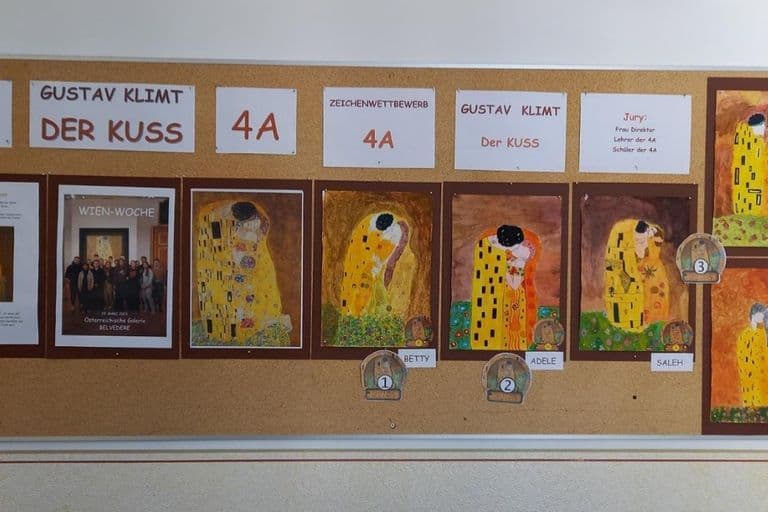 Klimt_Kuss_Vernissage.jpg